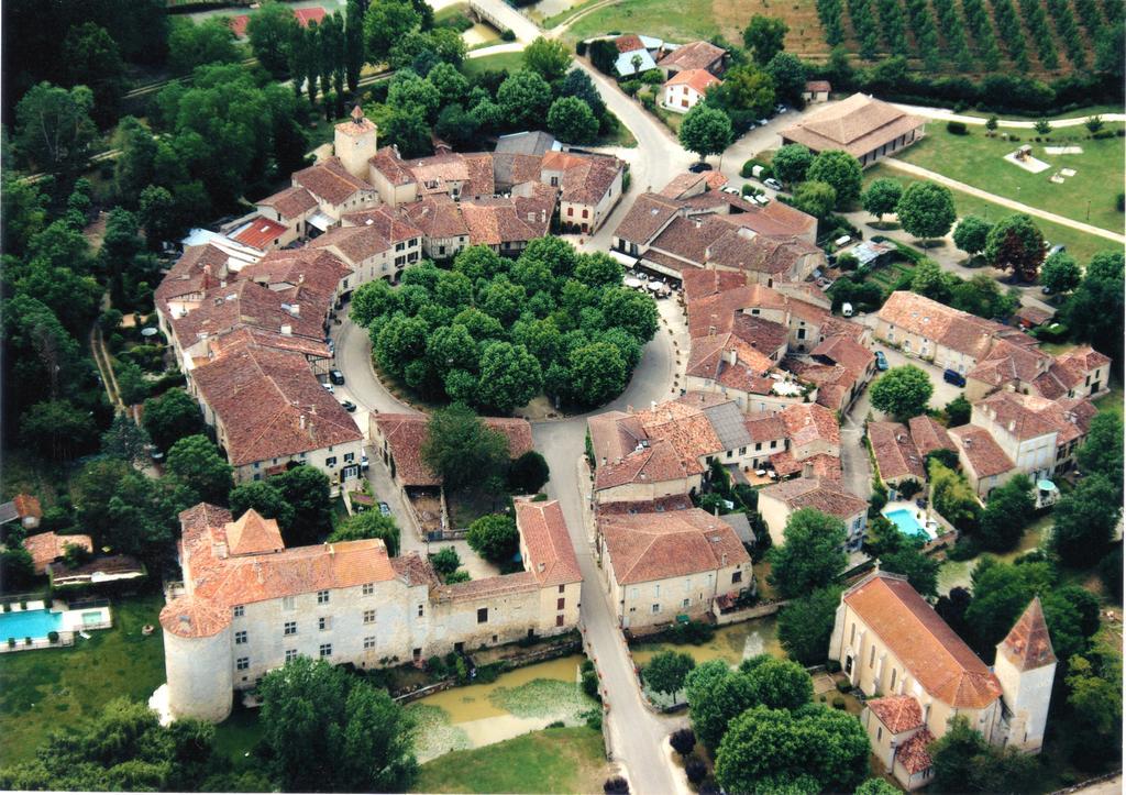 Les Hirondelles Fourcès Exterior foto
