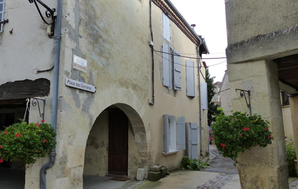 Les Hirondelles Fourcès Exterior foto