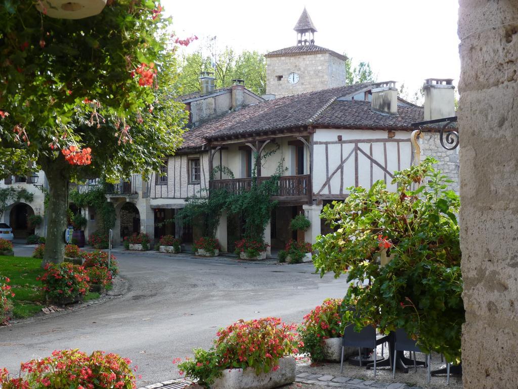 Les Hirondelles Fourcès Exterior foto