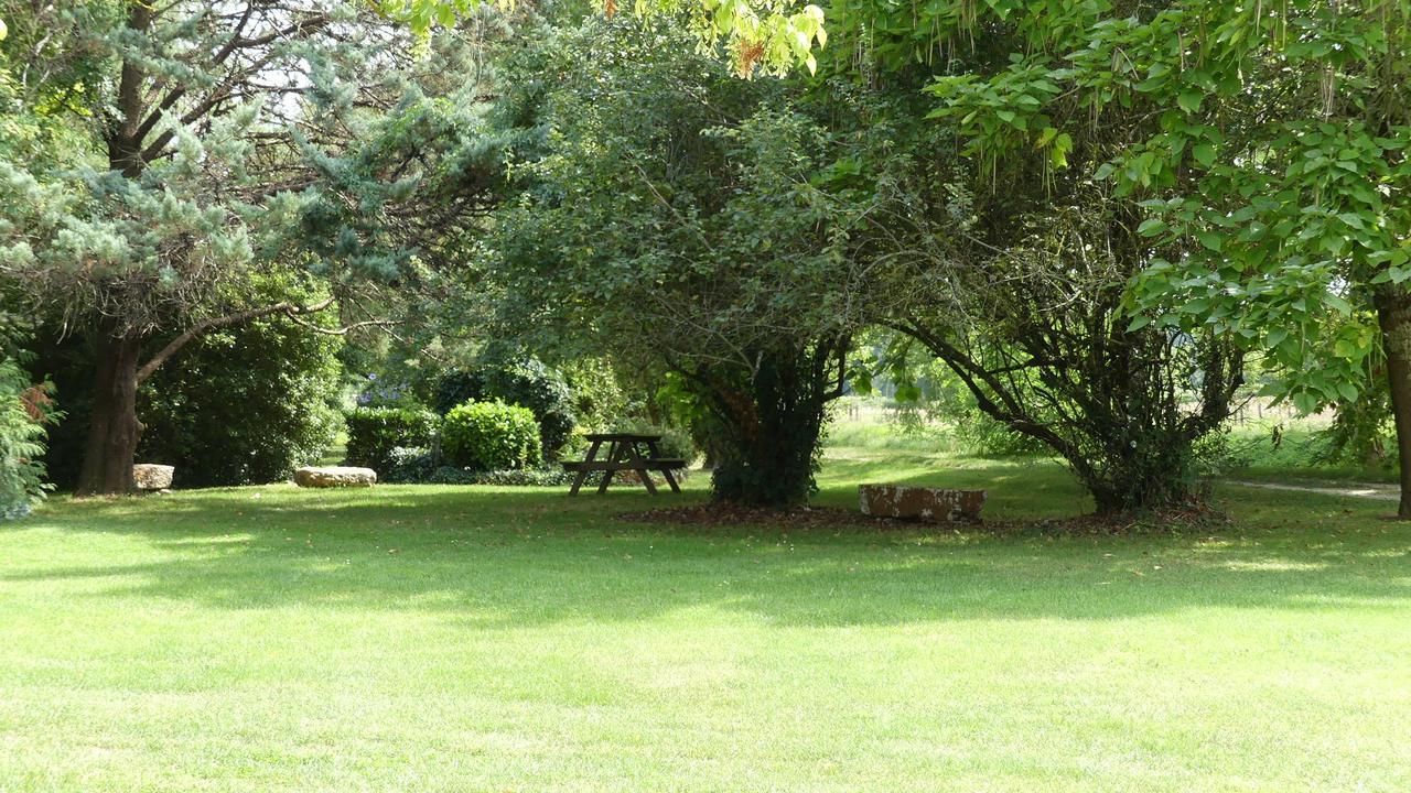 Les Hirondelles Fourcès Exterior foto